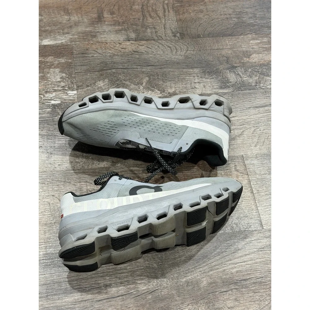 On Cloudstratus Mens Running Shoes Grey Black 61.97657 Size 12